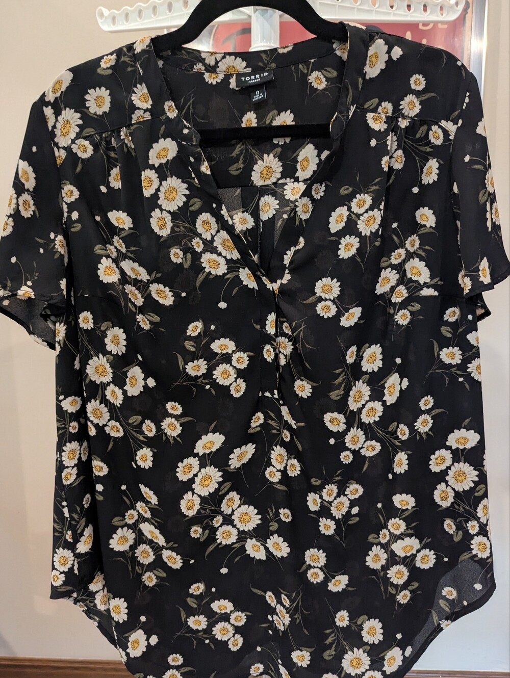 $20 Torrid Plus Size 0/L Harper Black Daisy Floral Chiffon Pullover Blouse Top